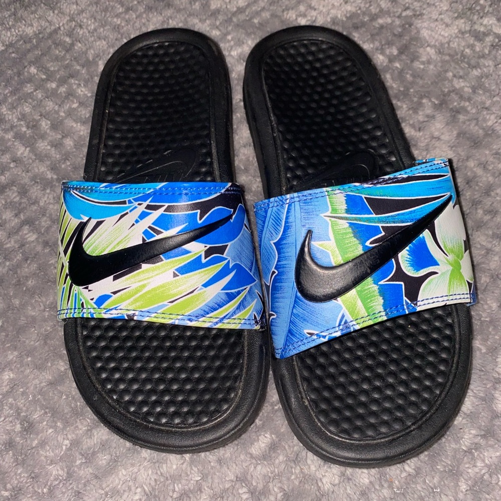 Nike slides